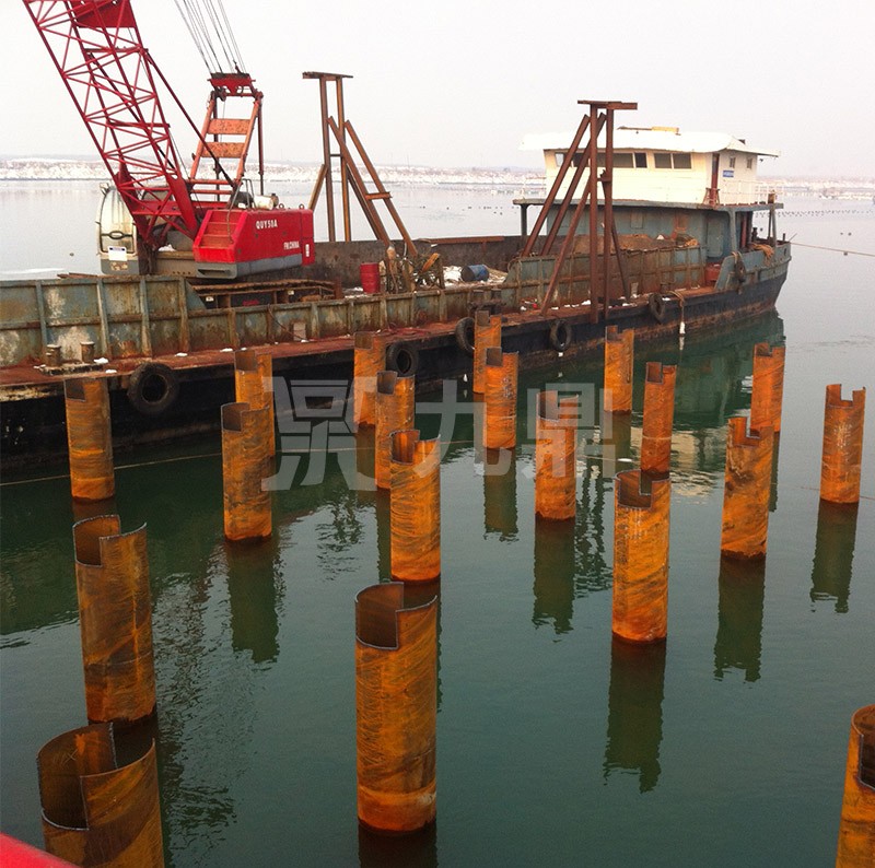 中(zhong)交三(san)航威海青榮(rong)城(cheng)際(ji)公(gong)路雙島港(gang)特大橋(qiao)鋼平(ping)檯