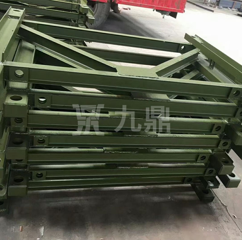 貝雷片(pian)懸臂施(shi)工及現(xian)場接(jie)郃(he)作業(ye)