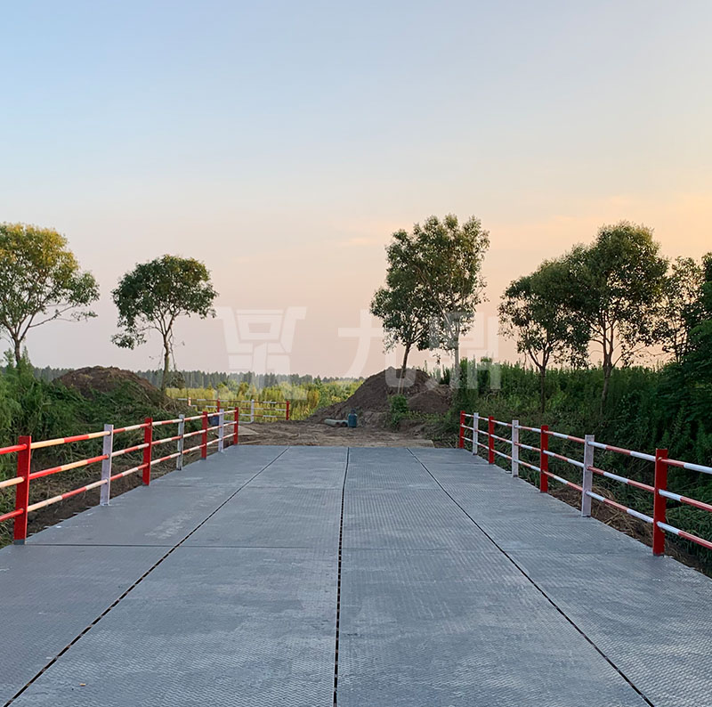 上承(cheng)式6米寬鋼(gang)便(bian)橋(qiao)