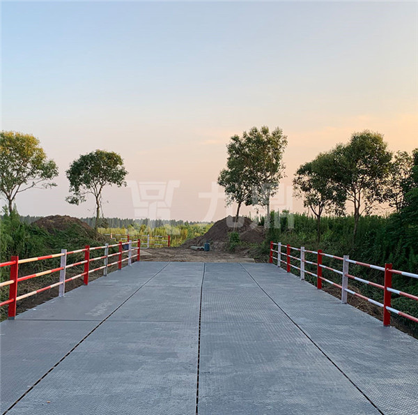 上(shang)承式(shi)6米寬鋼便(bian)橋